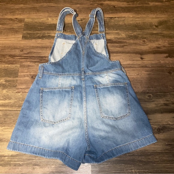 Zenana Distressed Denim Short Overalls Size Small - Picture 7 of 12